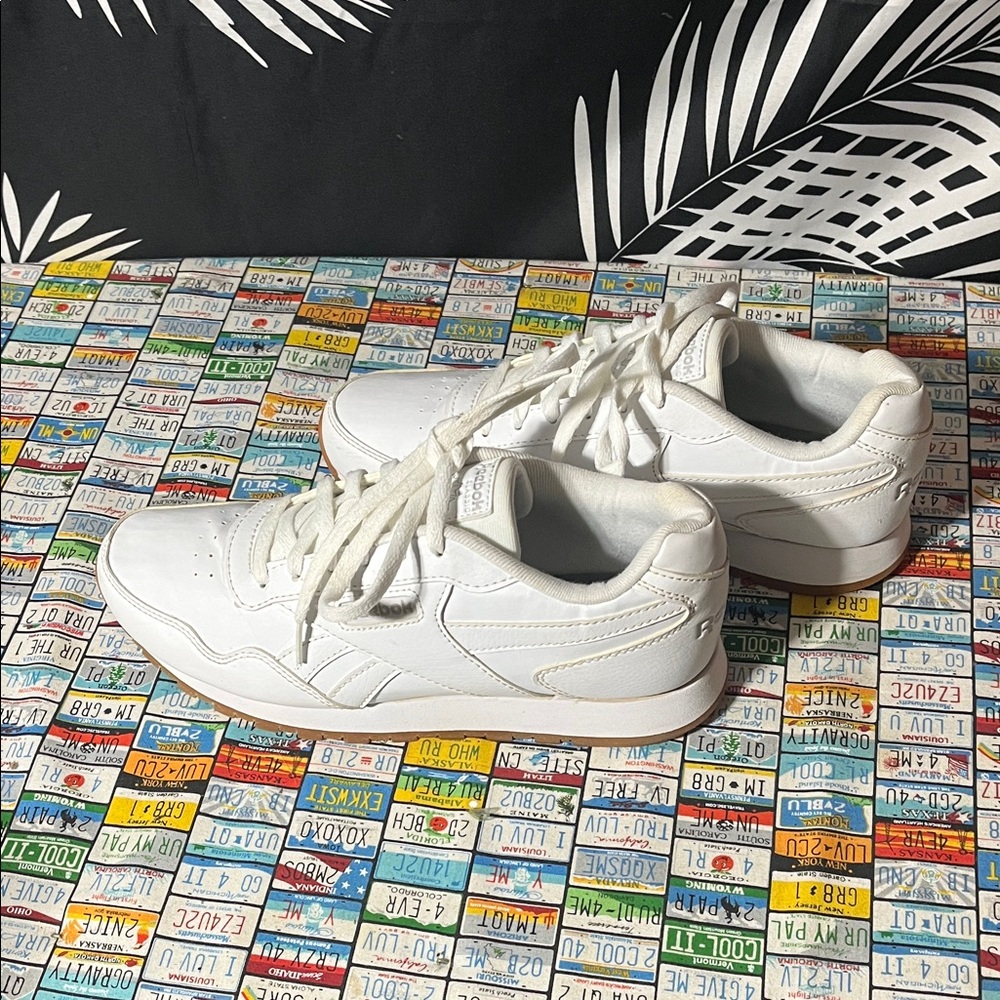 Reebok Classics White Leather Sneakers size 10 MemoryTech Comf
